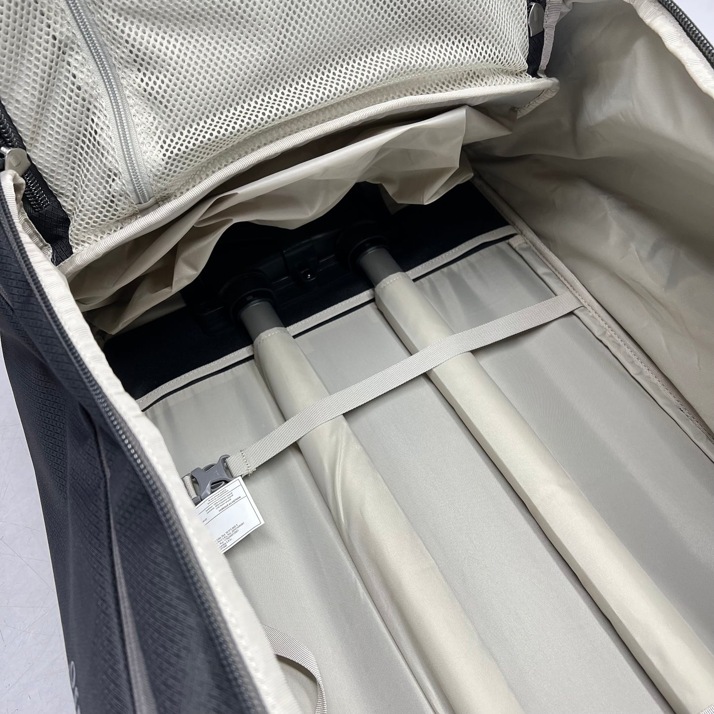 OSPREY Daylite Smooth Wheeled Duffel Lightweight 85L Black/Grey 10006125