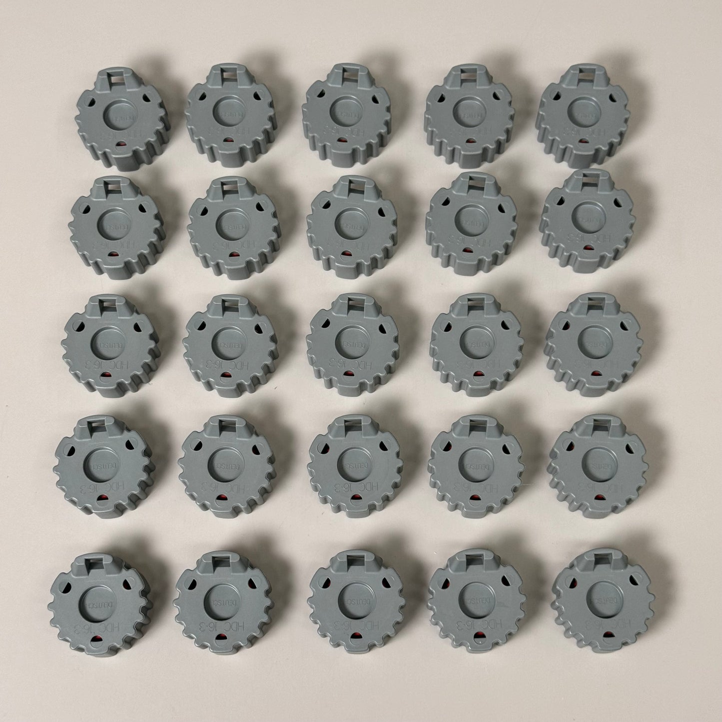 TE CONNECTIVITY (25 PACK) Deutsch Automotive Cover Dust Cap Grey HDC16-3