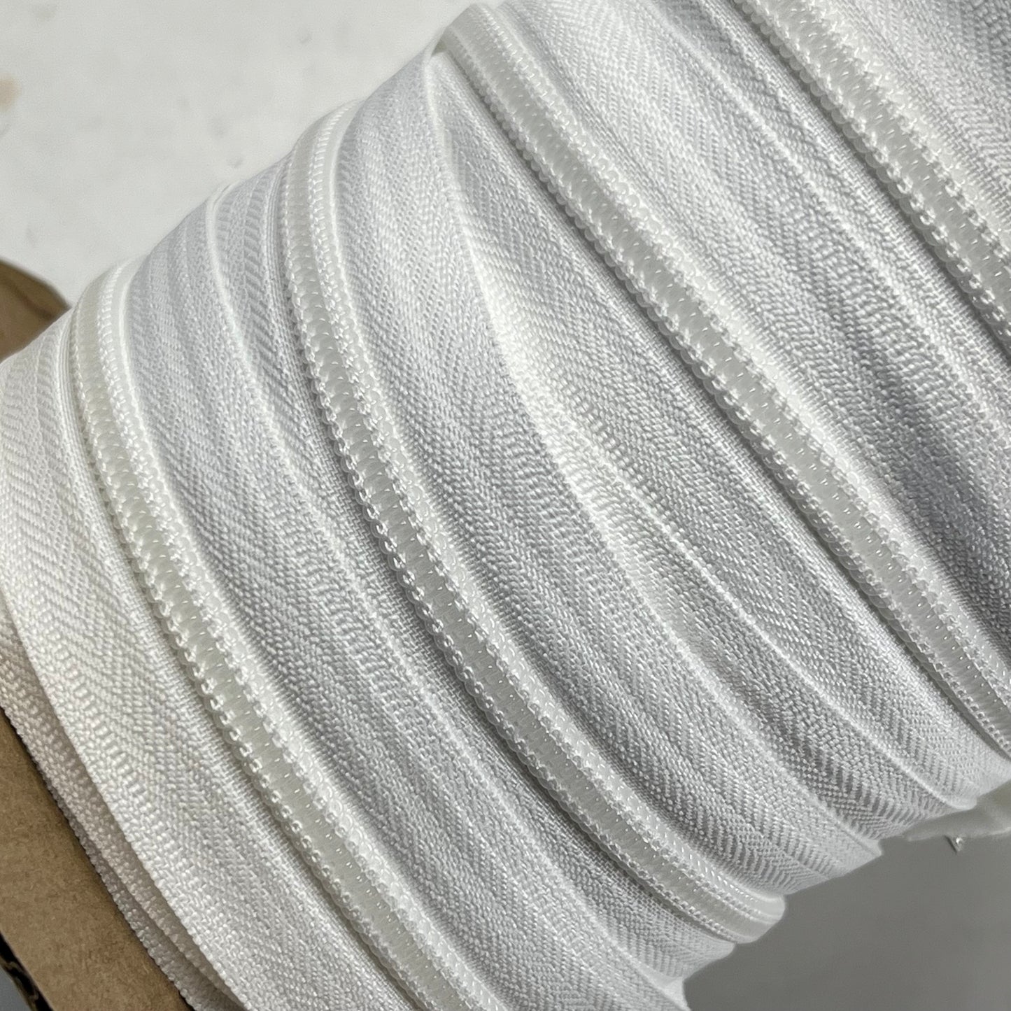 WAWAK Nylon Coil Continuous Zipper Roll 25 Yds White (501) RNZ-52-WH