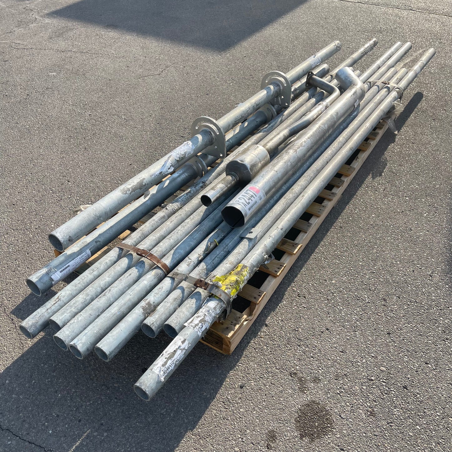 ZA@ Pallet of MIXED Galvanized Steel Pipes 157”x3” (AS-IS)