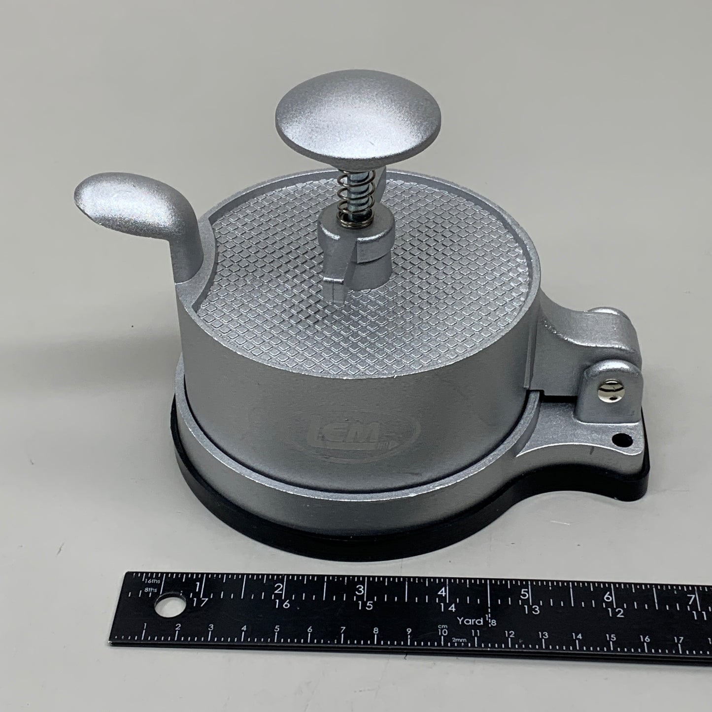 LEM Spring-Loaded Burger Press 4-5/8" Diameter Thickness 1/4-1-1/4" 1261