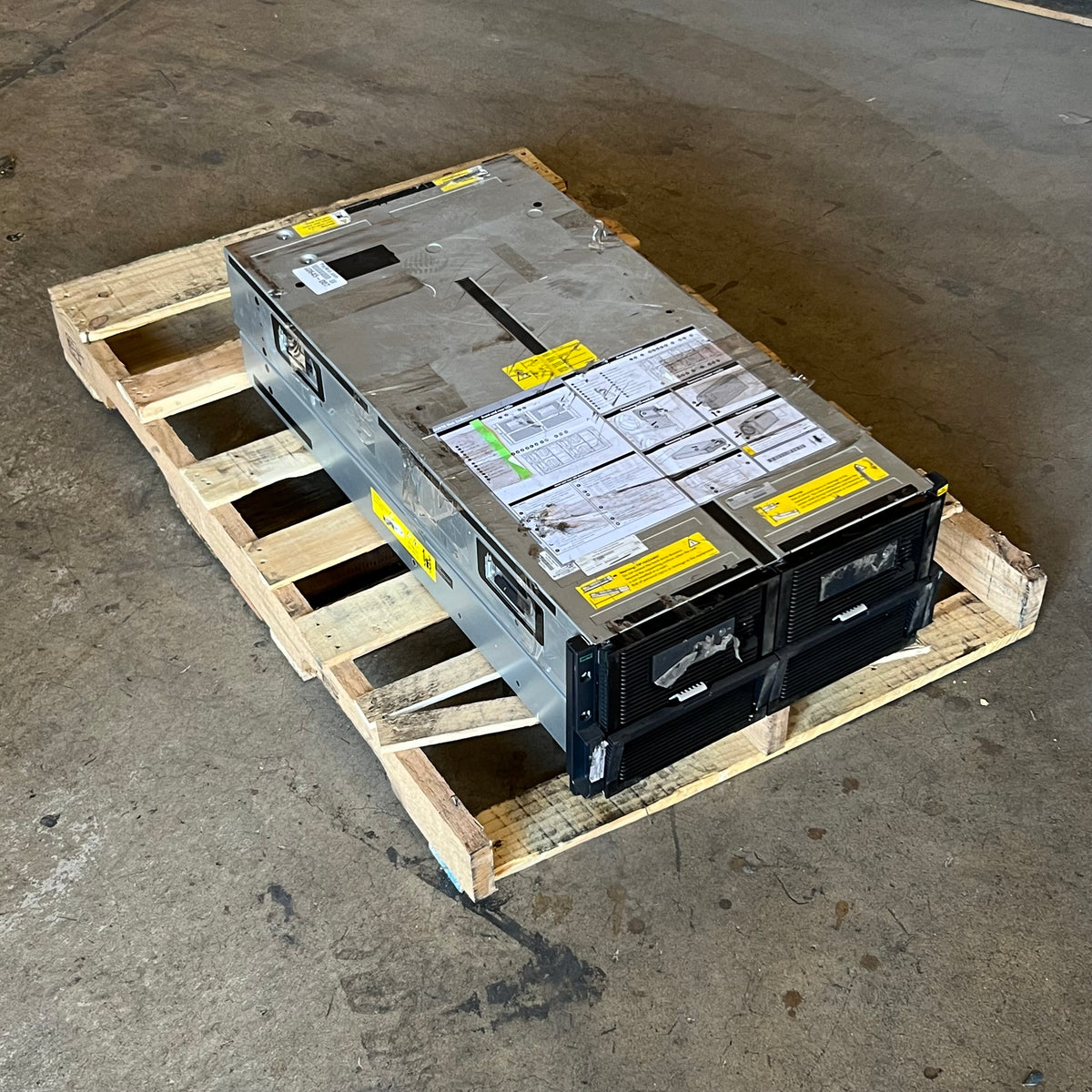 HPE Disk Enclosure Server Storage Array Chassis Sz 35"L x 18"W x 9"H Grey D6020 - HSTNM-S010