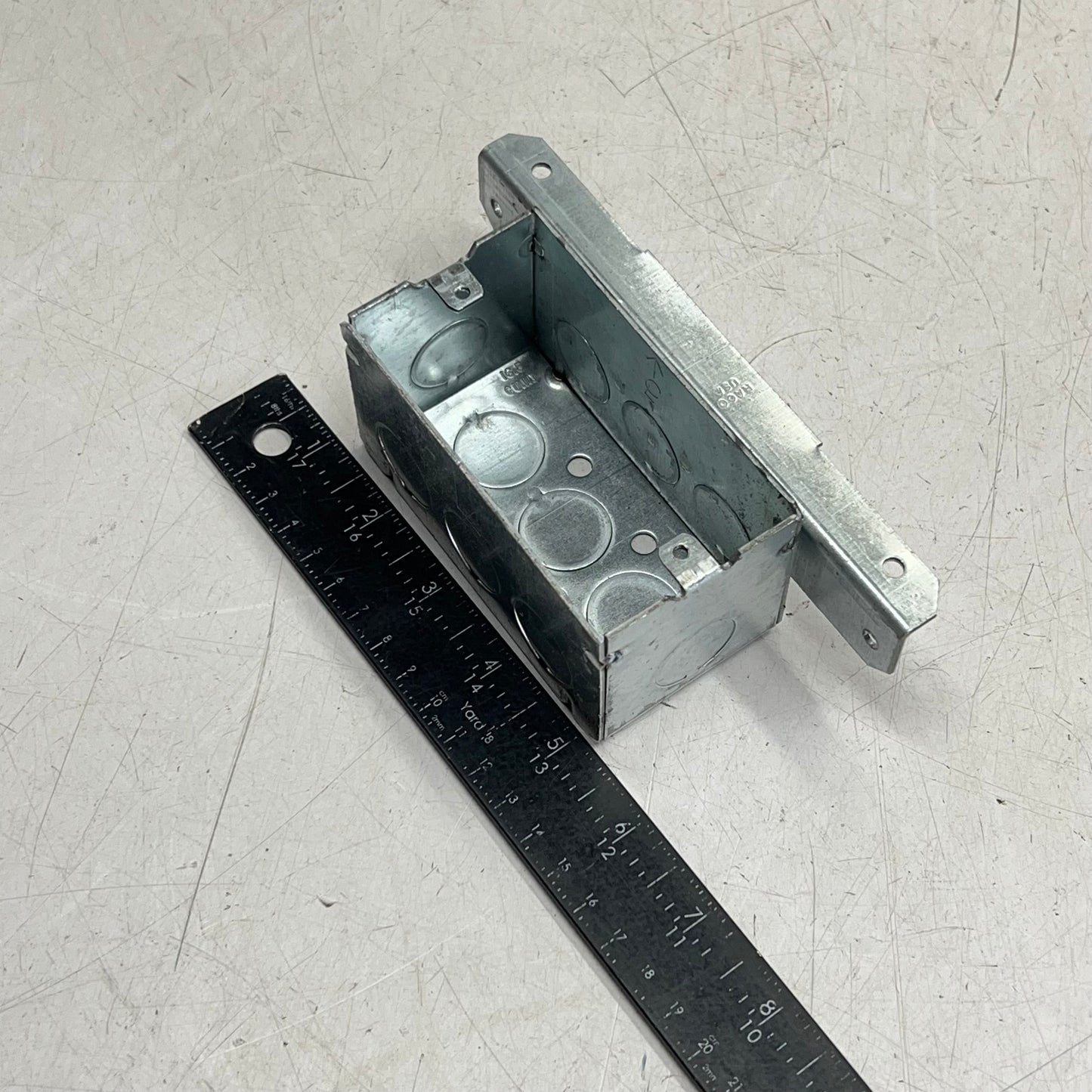 HUBBEL RACO Handy Box Pre-galvanized Steel 2-1/8" Deep - 4"x2" Silver 671