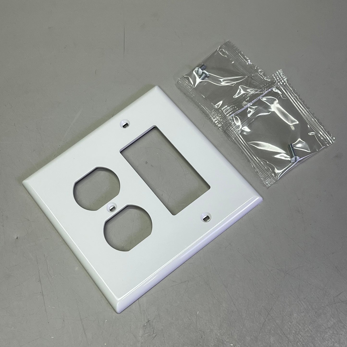 LEVITON (5 PACK) 2-Gang 1-Duplex Outlet Receptible Unbreakable Nylon  White PJ826-W