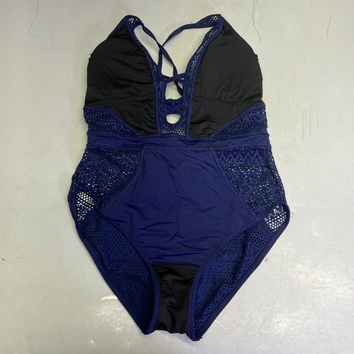 CHARMO Solid Cross Plunge Crochet One Piece Swimsuit Women's Sz M Dark Navy
