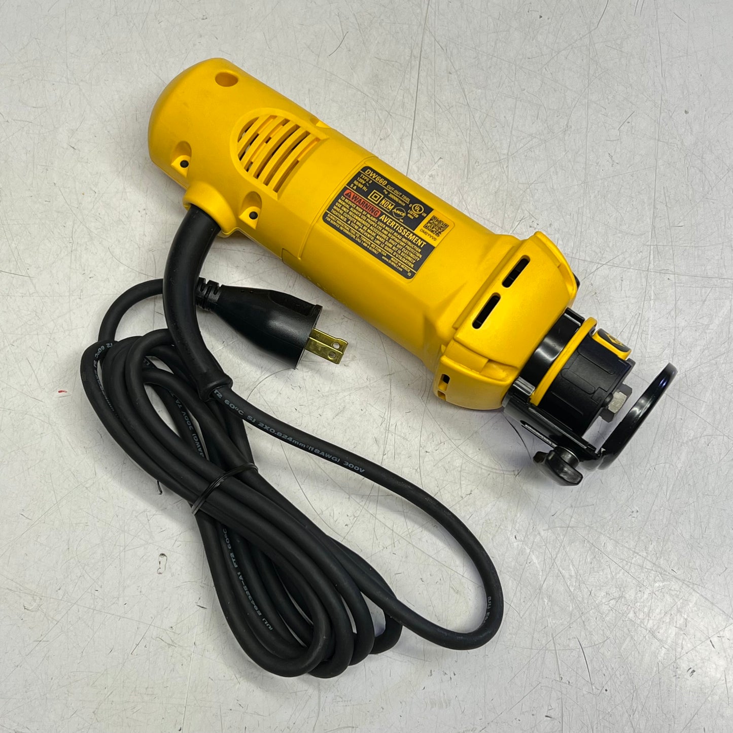 DEWALT Heavy Duty Cut-out Tool W/ Dust Shield  5Amp 30,000RPM Black/Yellow DW660