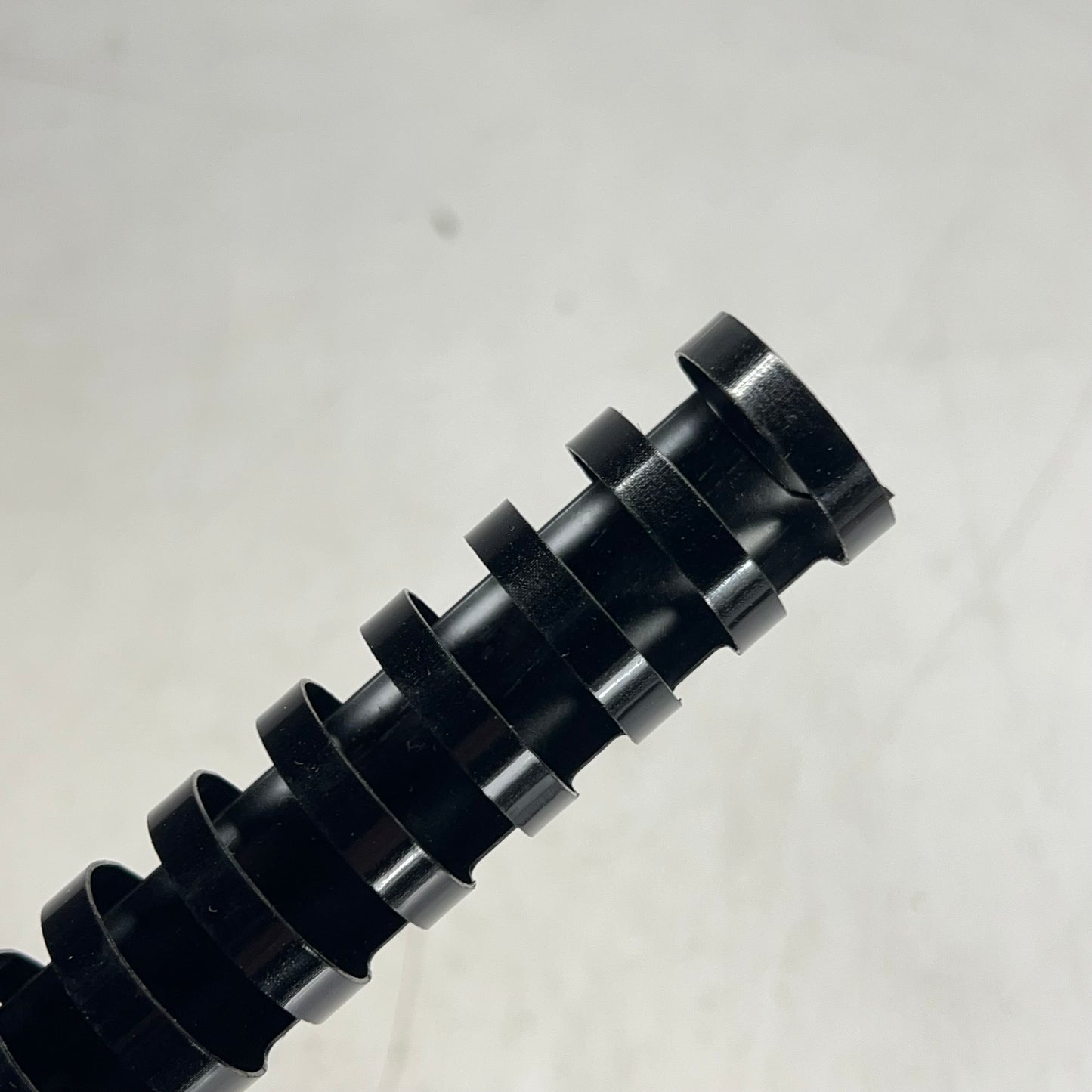 GBC (100 PACK) Durable Comb Bind Binding Spines 1" Dia 19 Holes Black 4000118