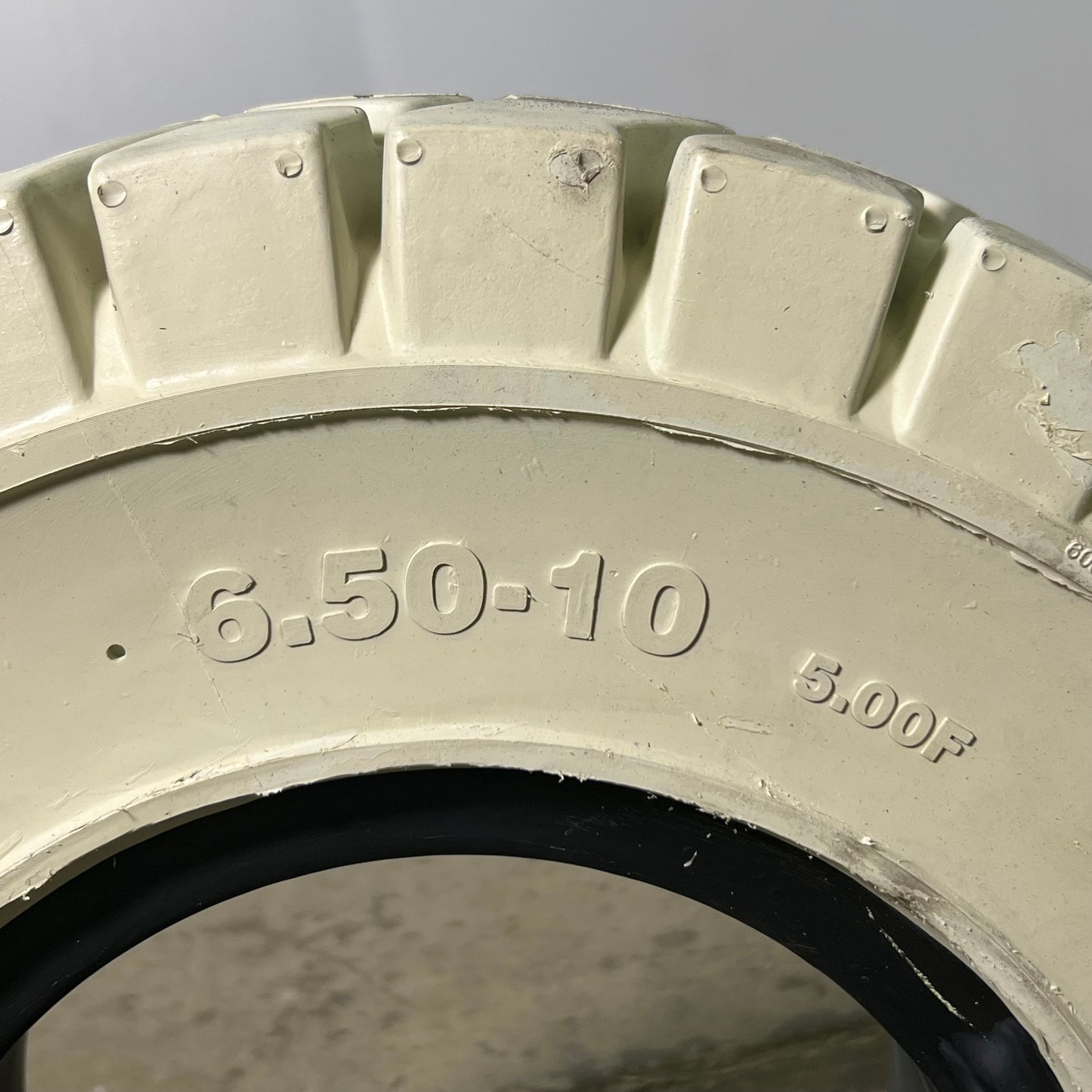 MAXAM MS701+ TR Industrial Forklift Tire 6.50-10 White