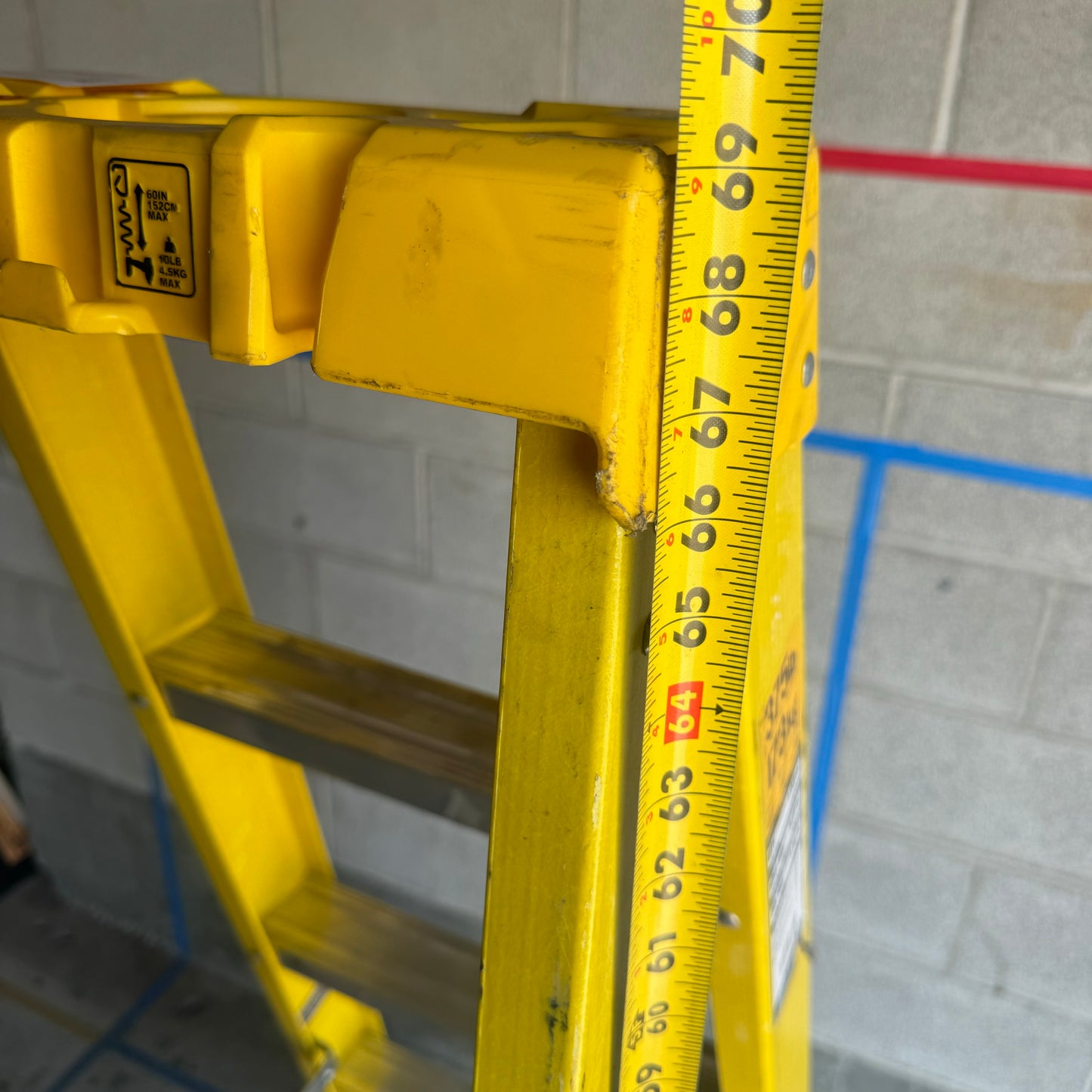 WERNER Fiberglass Single-Sided 6' Step Ladder w/ 375 lb Capacity Yellow 6306