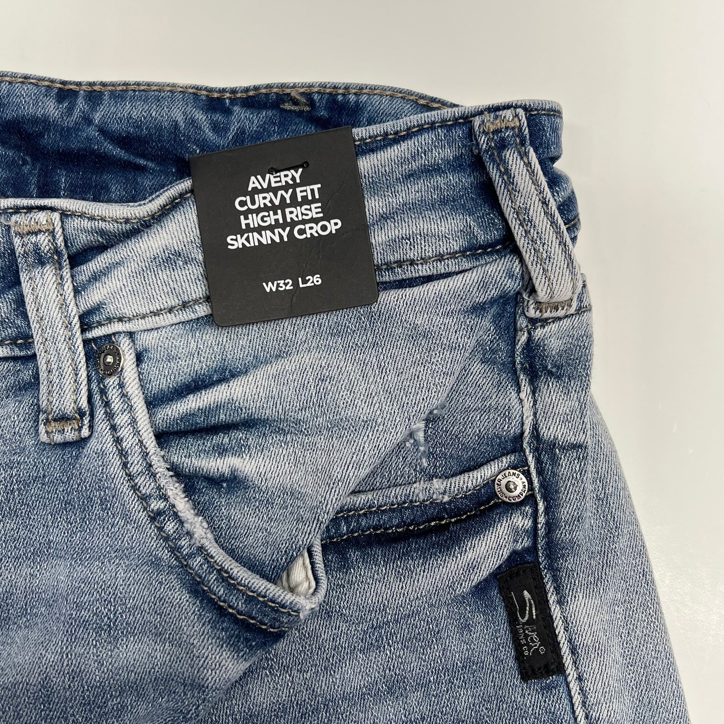 SILVER JEANS CO Avery Curvy Fit High Rise Skinny Crop Women's Sz 32/26 Indigo