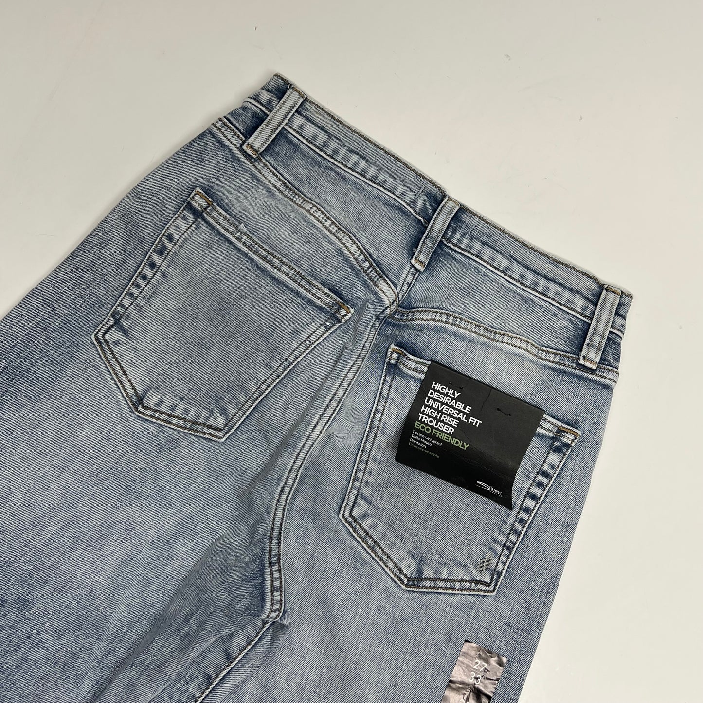 SILVER JEANS CO Highly Desirable High Rise Jeans Women's Sz 33/33 Light Wash