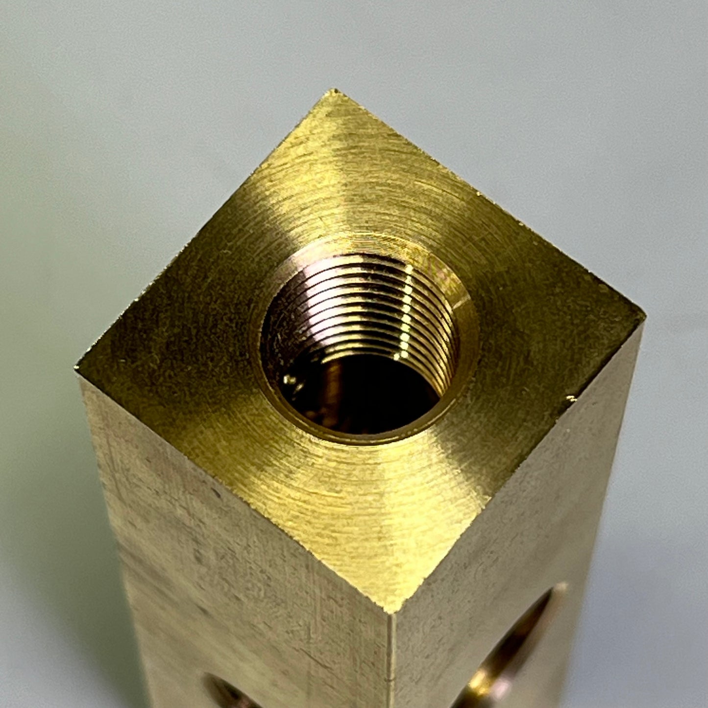 UNIVERSAL Hi-Pressure Manifold Hydramaster HI-PSI Brass 3-3/4"Lx1"W 000-090-008