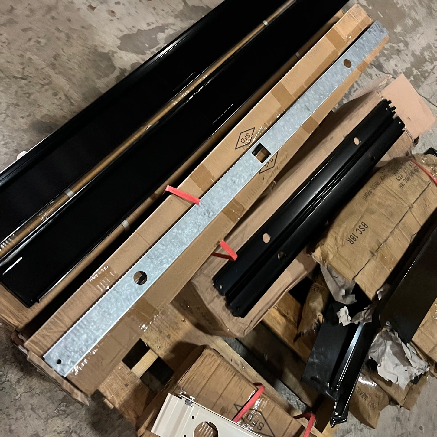 ZA@ Pallet of MIXED Assorted Retail Shelving Parts W/ Hardware Black/Crème/Silver (AS-IS)