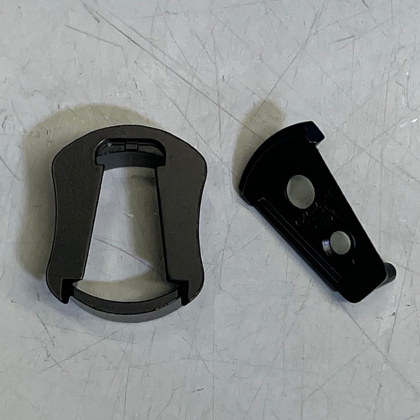 ZA@ (LOT OF 2) Assorted Hardware For Closet//Hanging Hardware (See Images) Black/White