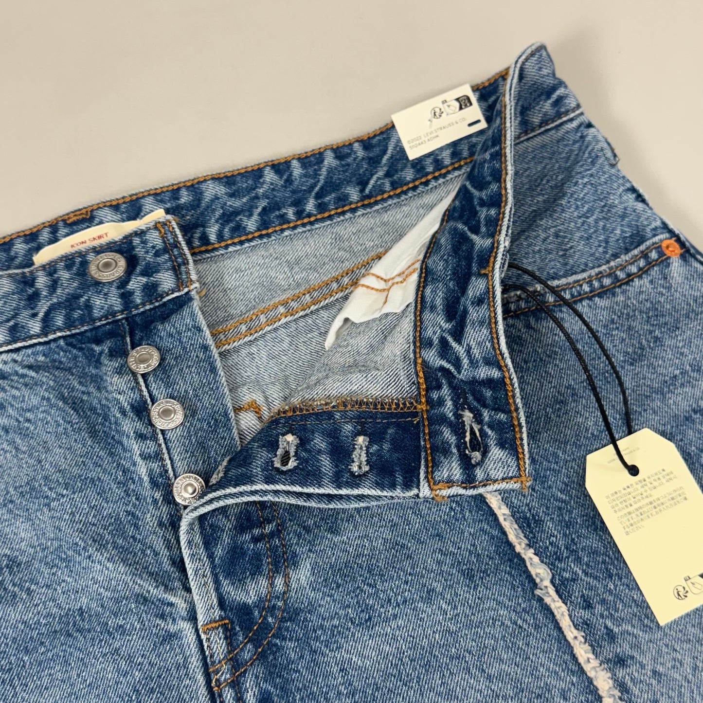 LEVIS Recrafted Icon Skirt Mid Rise Original Women's Sz 32 Novel Notion Med Wash