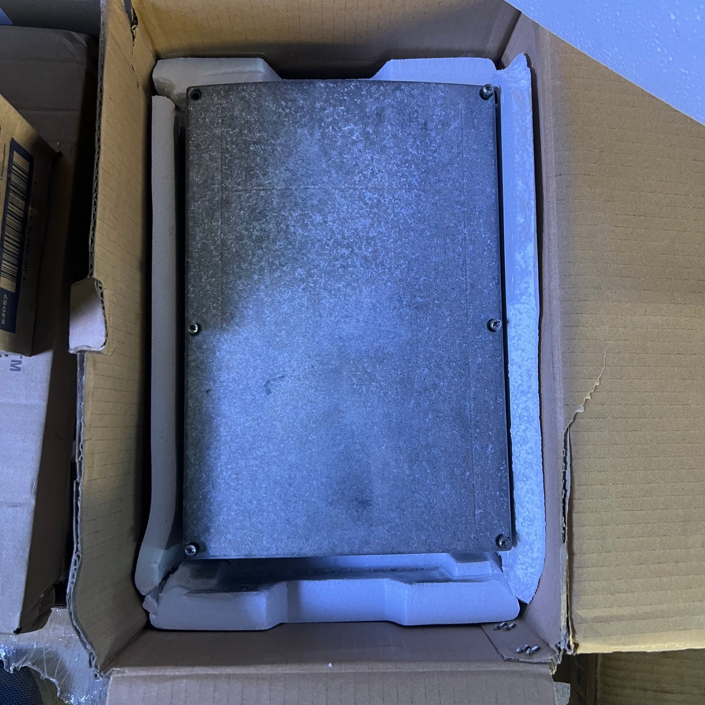 ZA@ Pallet of MIXED, Sampling Bottles, Food, Soap Dispenser, Etc... (AS-IS)