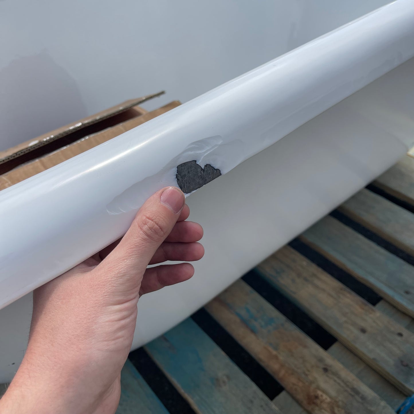 ZA@ Pallet of MIXED Freestanding Clawfoot Bathtub 60”x29”x18” (AS-IS)