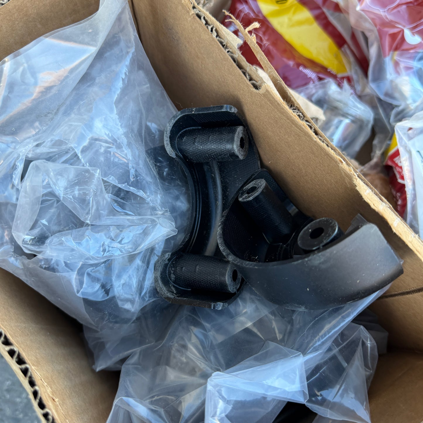 ZA@ Pallet of MIXED Paper Cups, Brackets, Fenders, Mate, Plumbing Parts, Hot Cup Sleeves, Bike Fender, & MORE! (AS-IS)