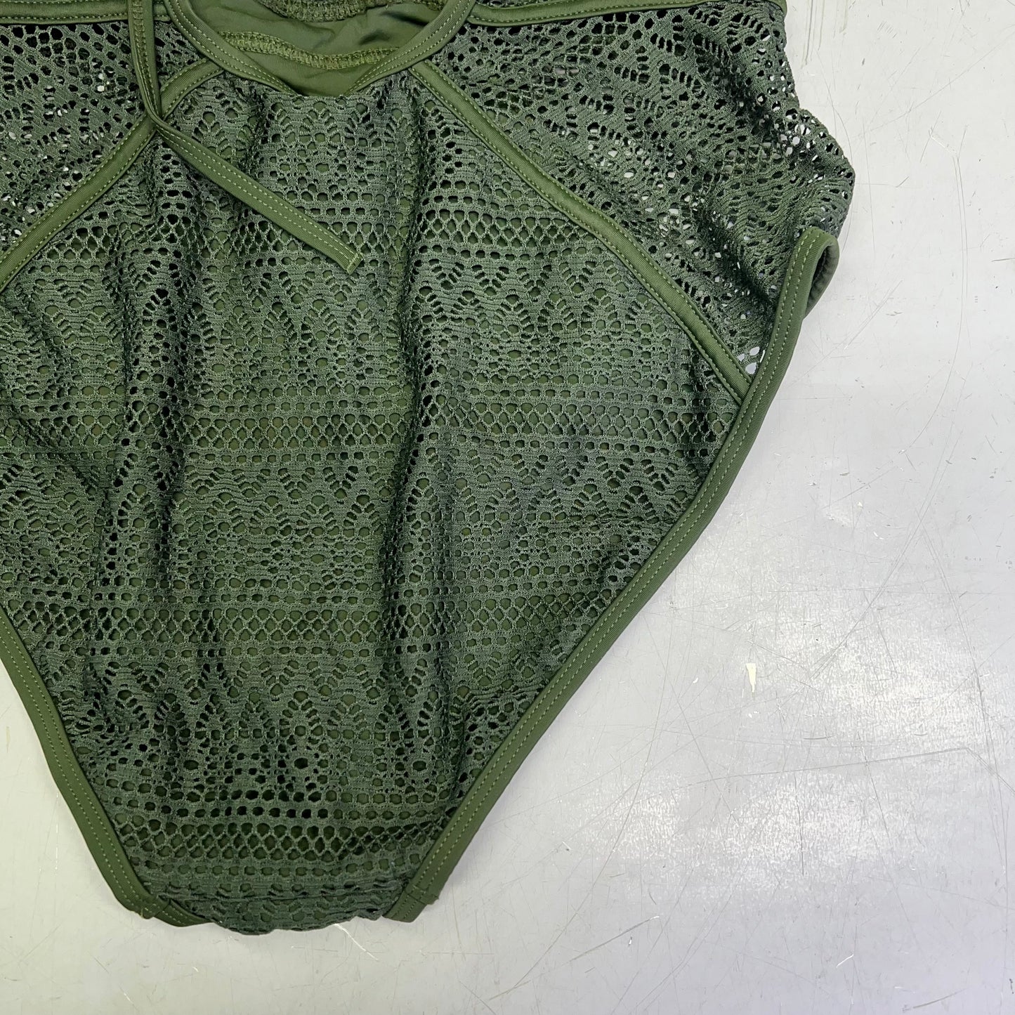 CHARMO Solid Cross Plunge Crochet One Piece Swimsuit Women's Sz M Olive Green
