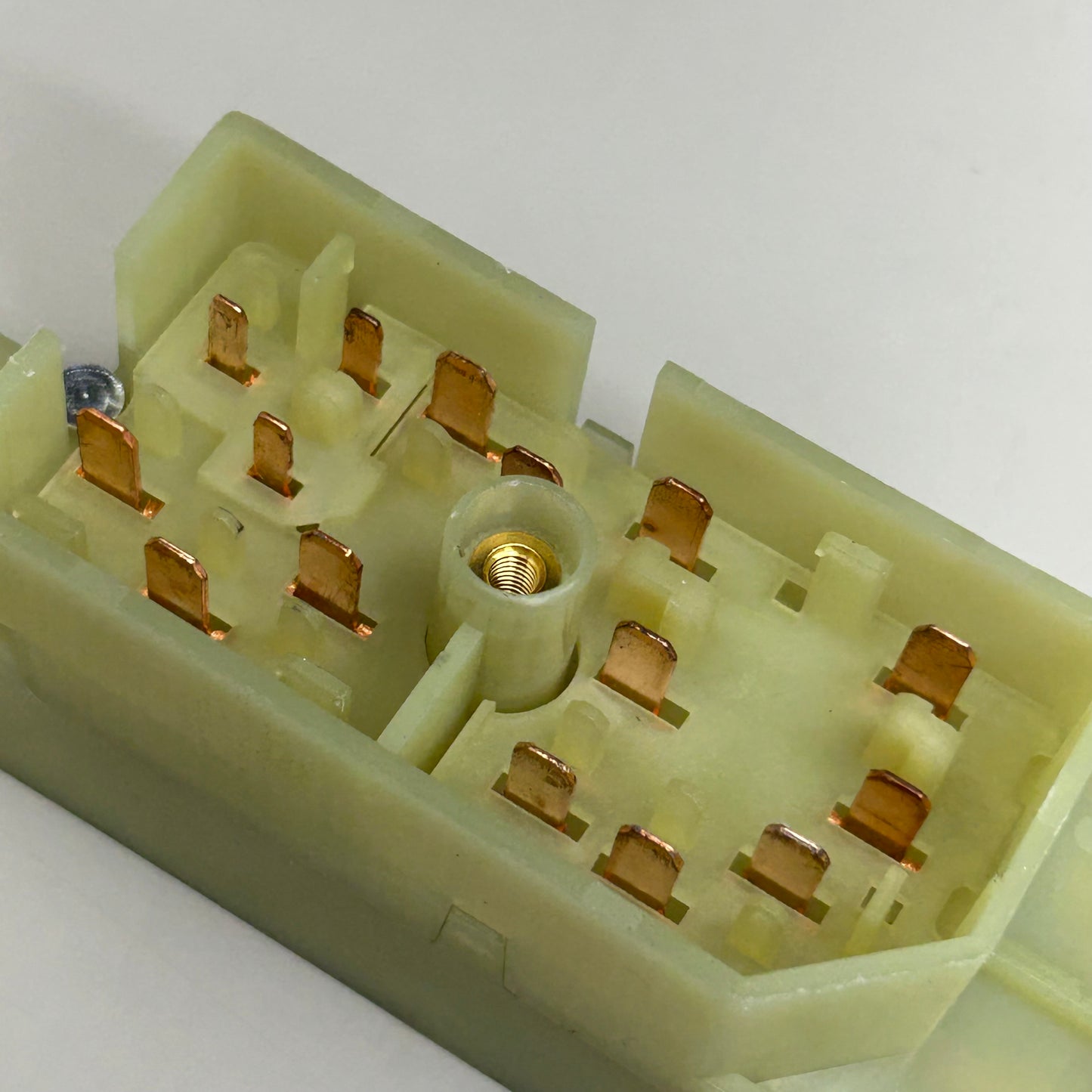 CARQUEST Ignition Switch Interruptor Replacement Part CSA1045