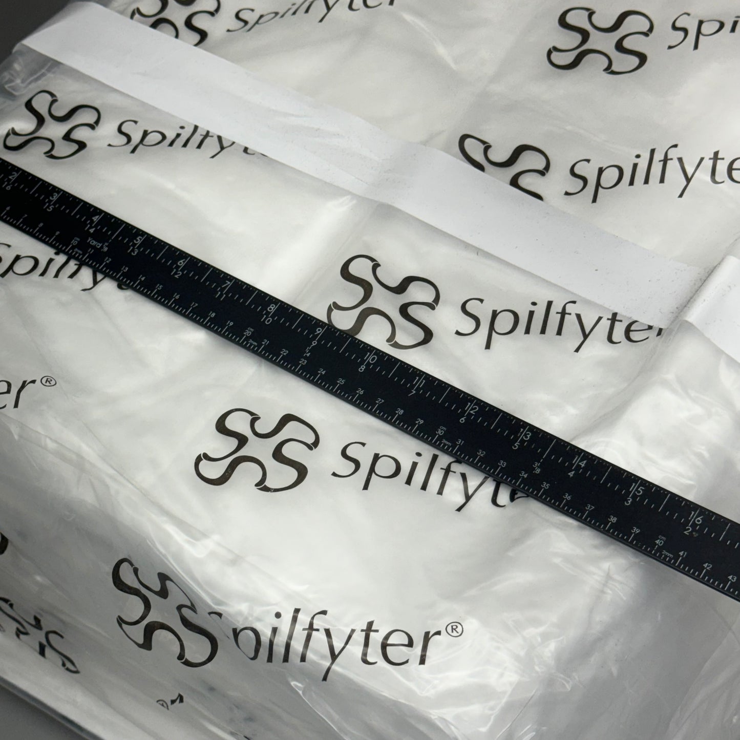 SPILFYTER OS-100 16”x18” Oil Only Pads Pack of 100 White