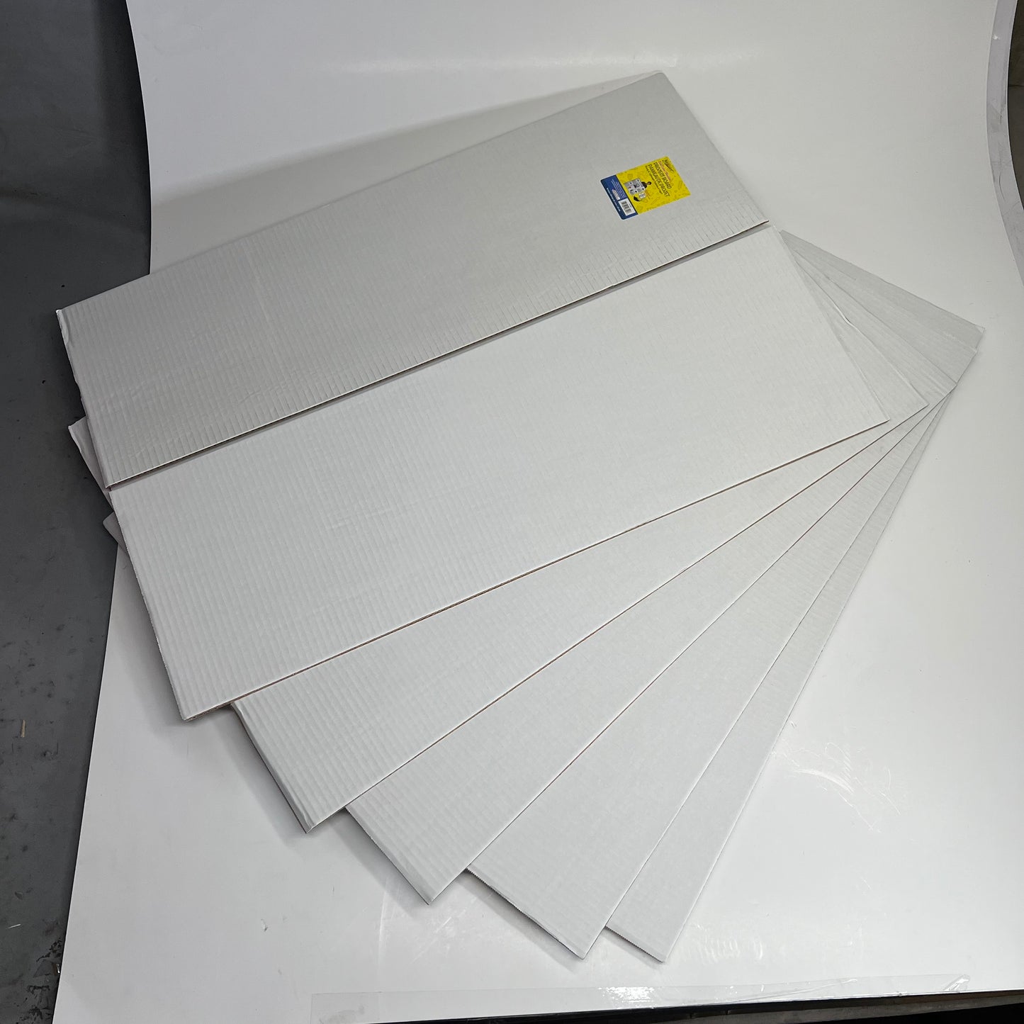 ROYAL BRITES (2 PACK) Tri-fold Project Display Board  28"x40"  White 26790