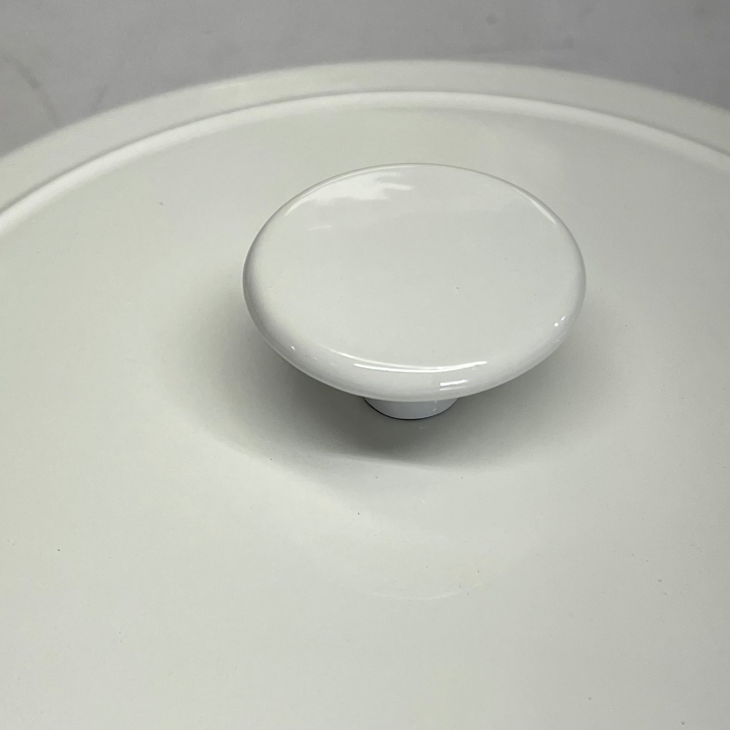 GREEN PAN  Bobby Flay Enameled Cast Iron Round Dutch Oven W/ Lid 5.5 Qt White