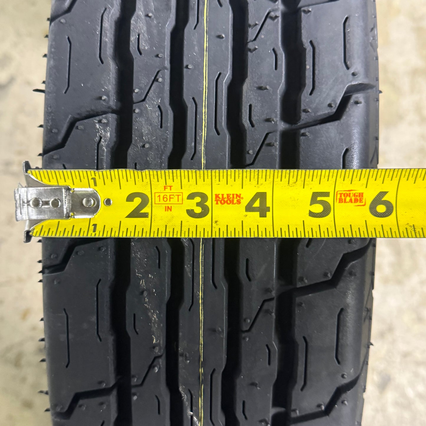 CARLSTAR Sport Trail LH Tire ST225/90D-16 DOT 3924 Black