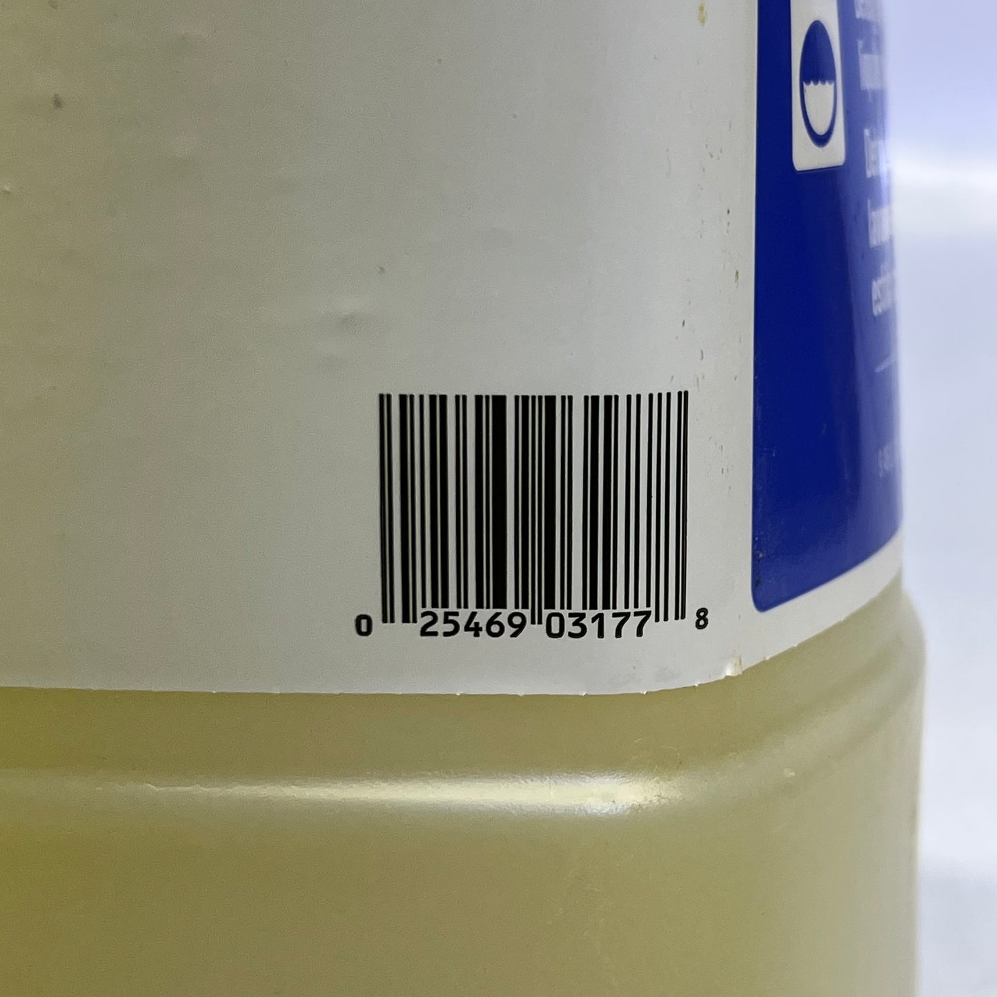 ECOLAB Home Style Liquid Laundry Soap Detergent 9.46 L/2.5 Gal. 6100916