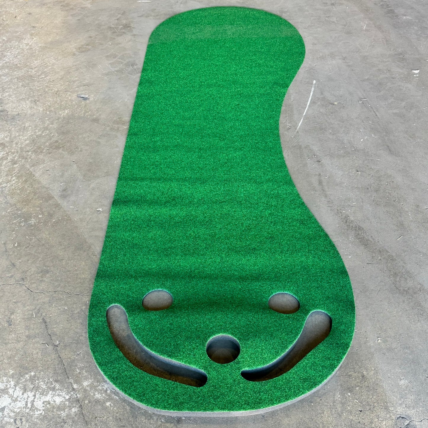 ZA@ PUTT-A-BOUT Minigolf Par 3 Green Plus Sz 102”Lx33.5”W (New)