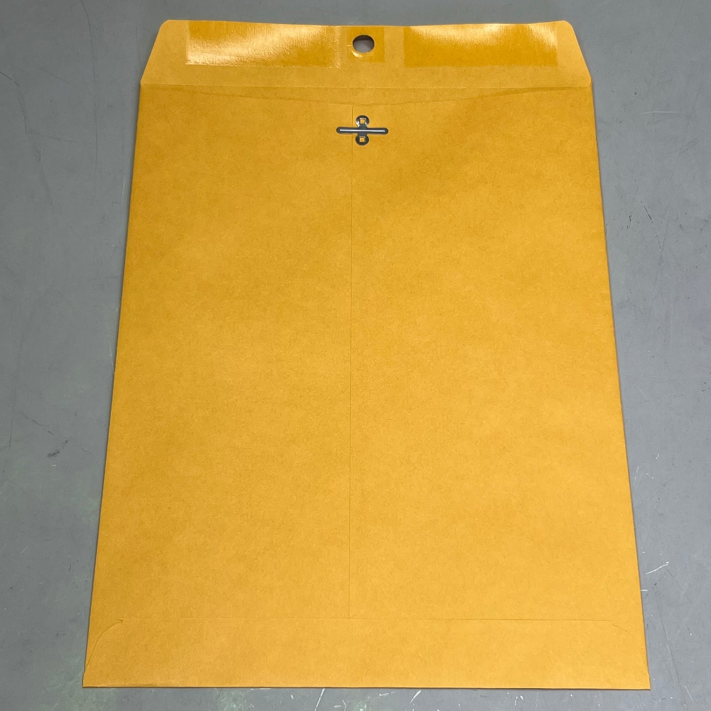 UNIVERSAL (200 ENVELOPES) Clasp Envelope Kraft #90 Yellow, UNV35264