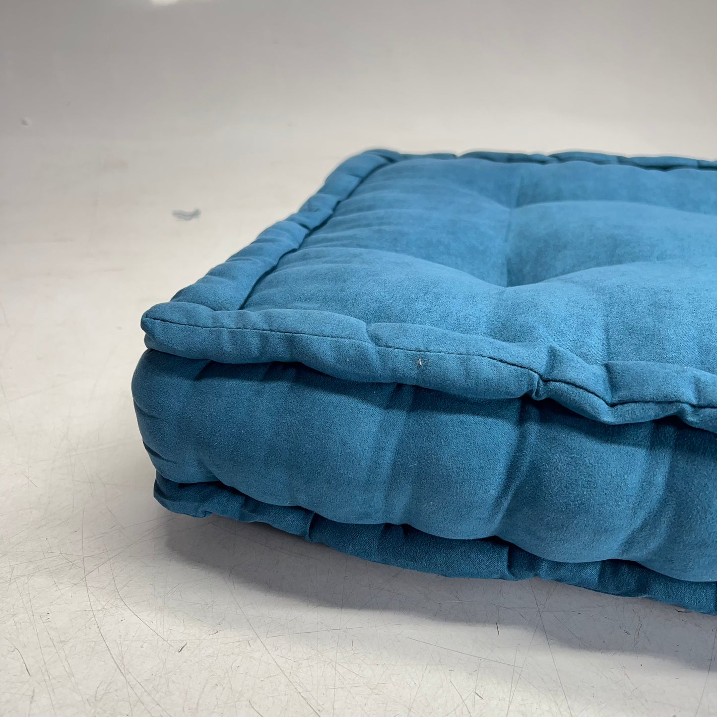 ZA@ SAFAVIEH Gardenia Floor Pillow W/ Handle 18"x18" Dark Turquoise FLP1002B-1818SQ (AS-IS)