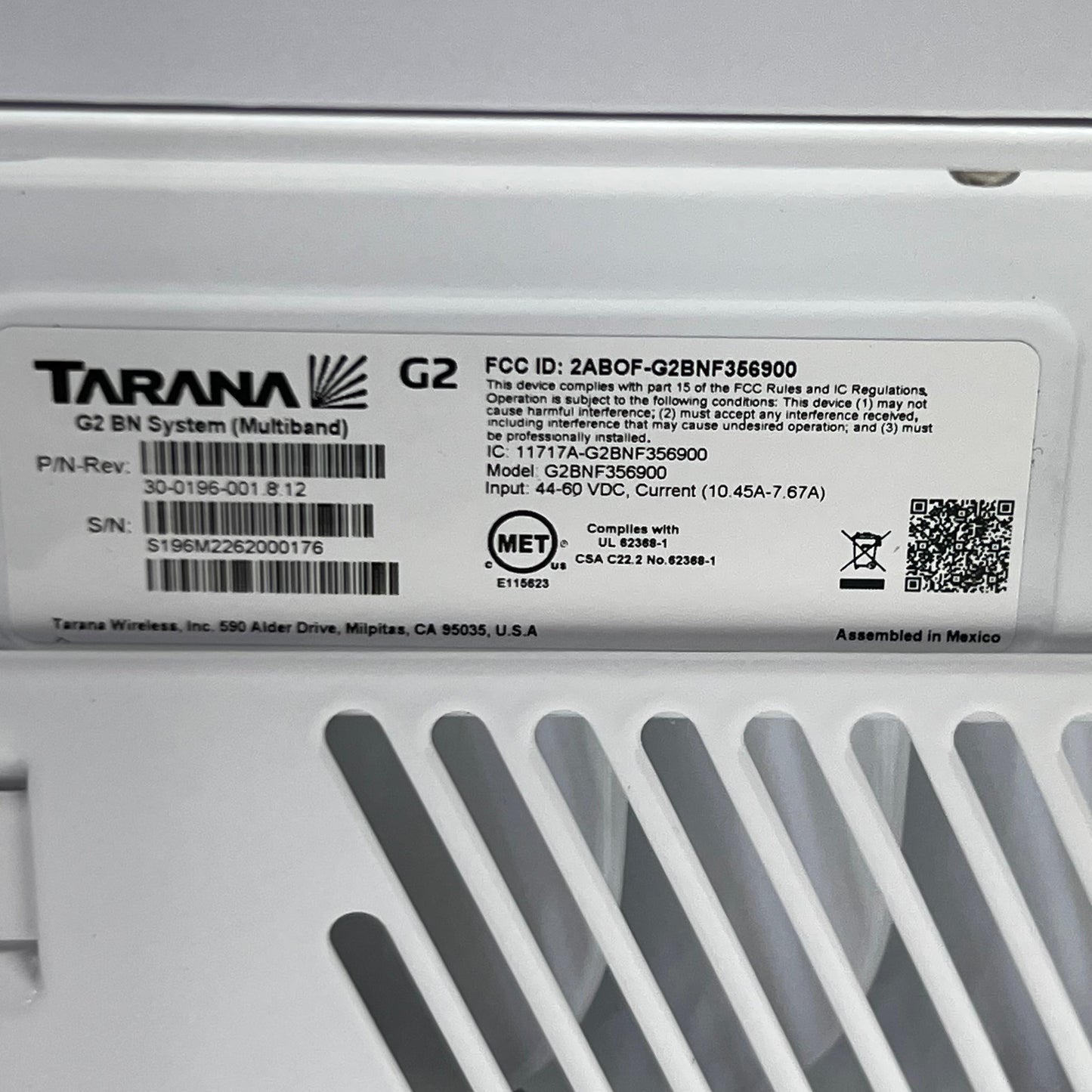 TARANA G2 Multiband 6 Ghz Base Node 24"L x 18.5"W White S196M2262000176
