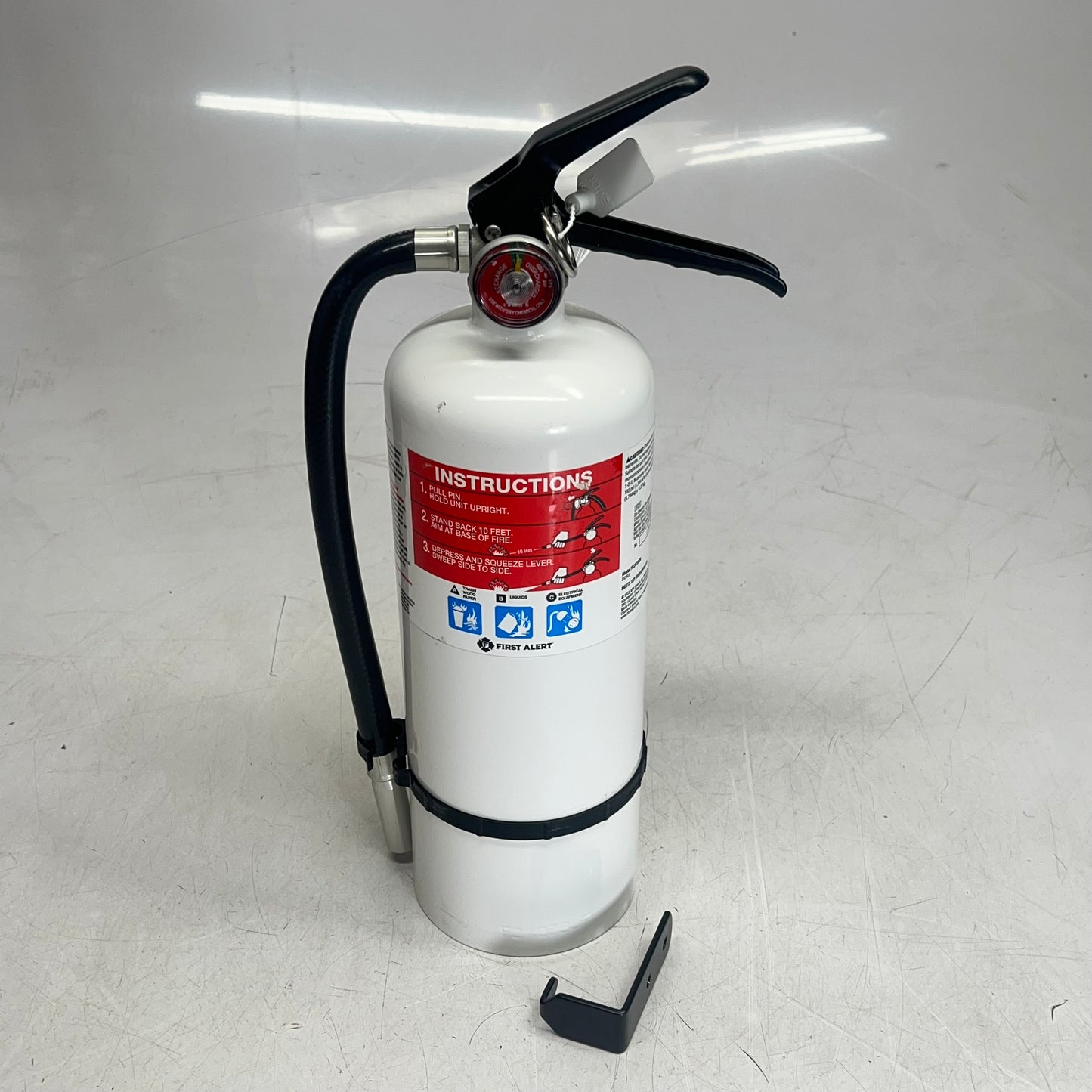 FIRST ALERT Rechargeable Compliance Fire Extinguisher Ul Rated S23-177963|-179291