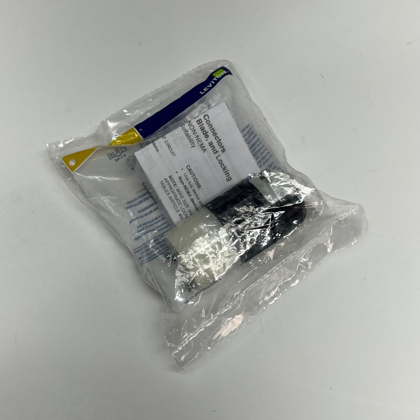 LEVITON Locking Connector Industrial Grade  15 Amp 125 Volt Black 165-4729-C