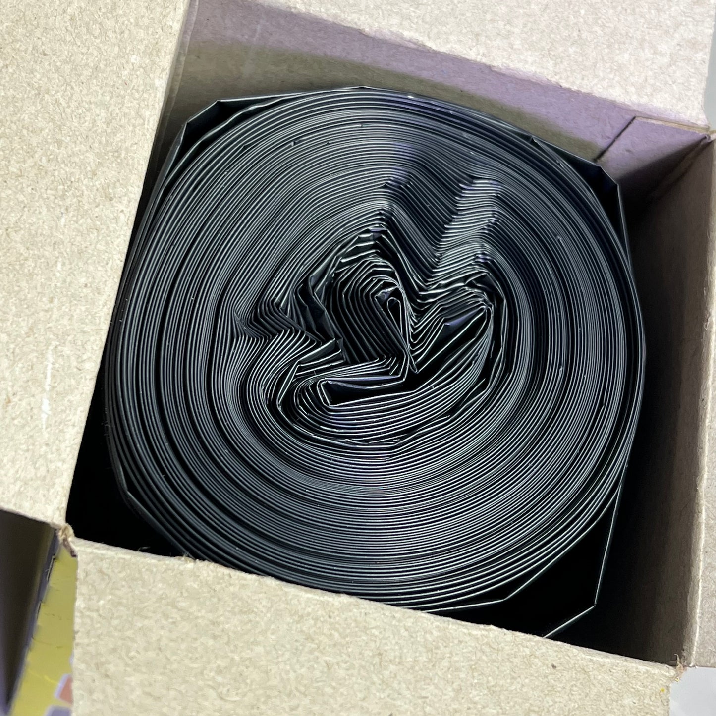 ZA@ TRUE LIVING (2 BOX, 14 BAGS EACH) Contractor Bags W/ Flaps 42 Gal Black H0199