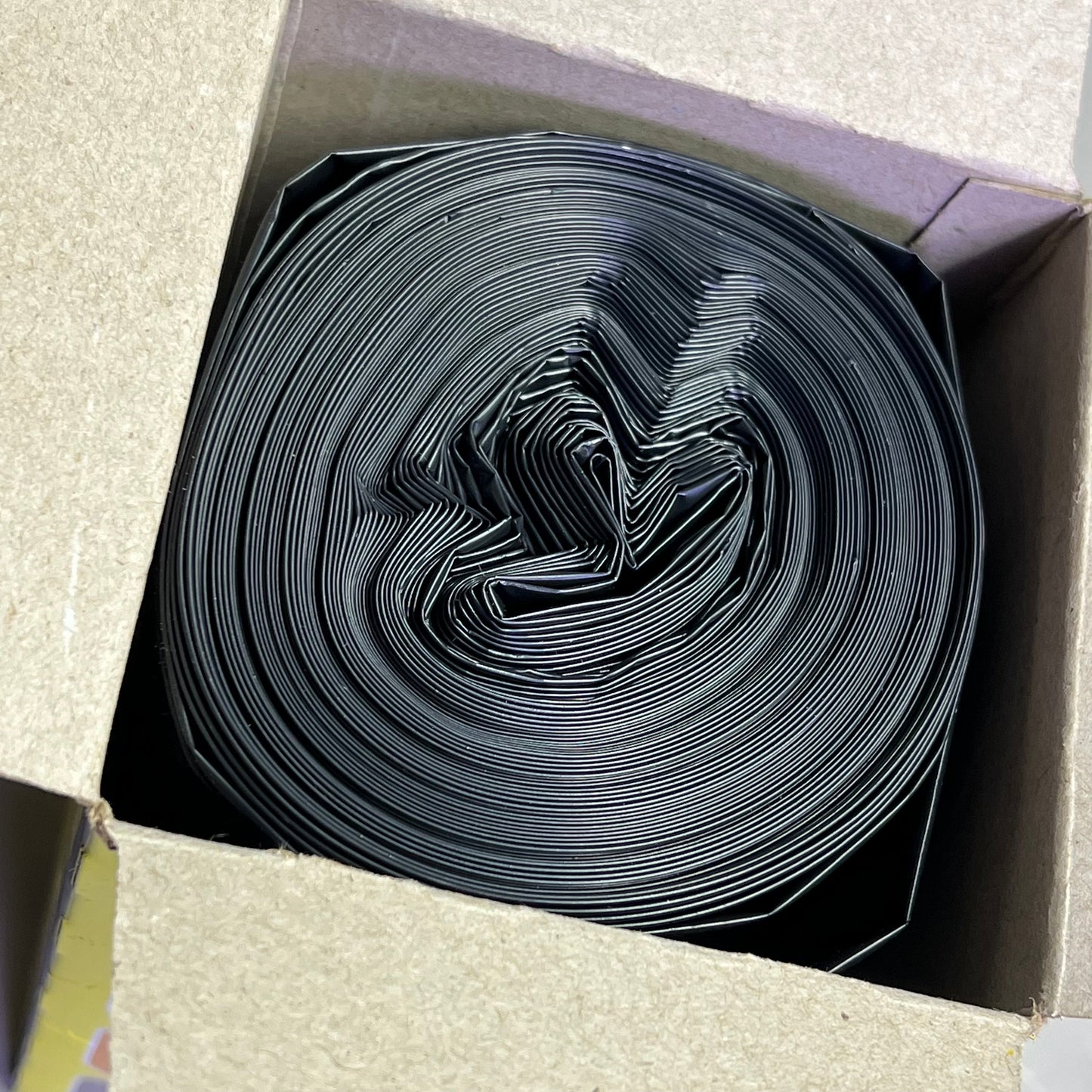 ZA@ TRUE LIVING (2 BOX, 14 BAGS EACH) Contractor Bags W/ Flaps 42 Gal Black H0199 A