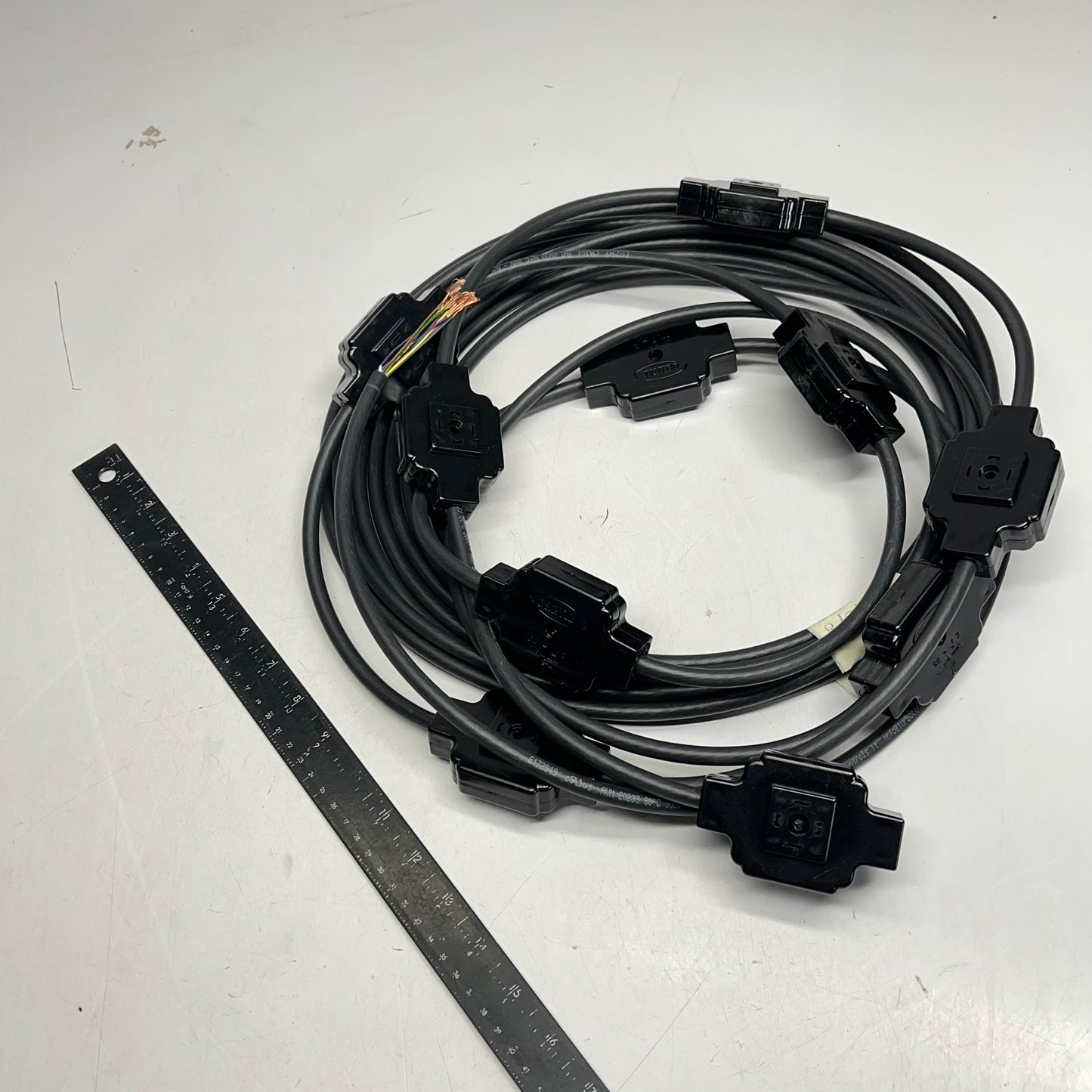 ROYAL UNITED Matrix Electrical Wiring Systems 19' Black MTX11P284M03WC