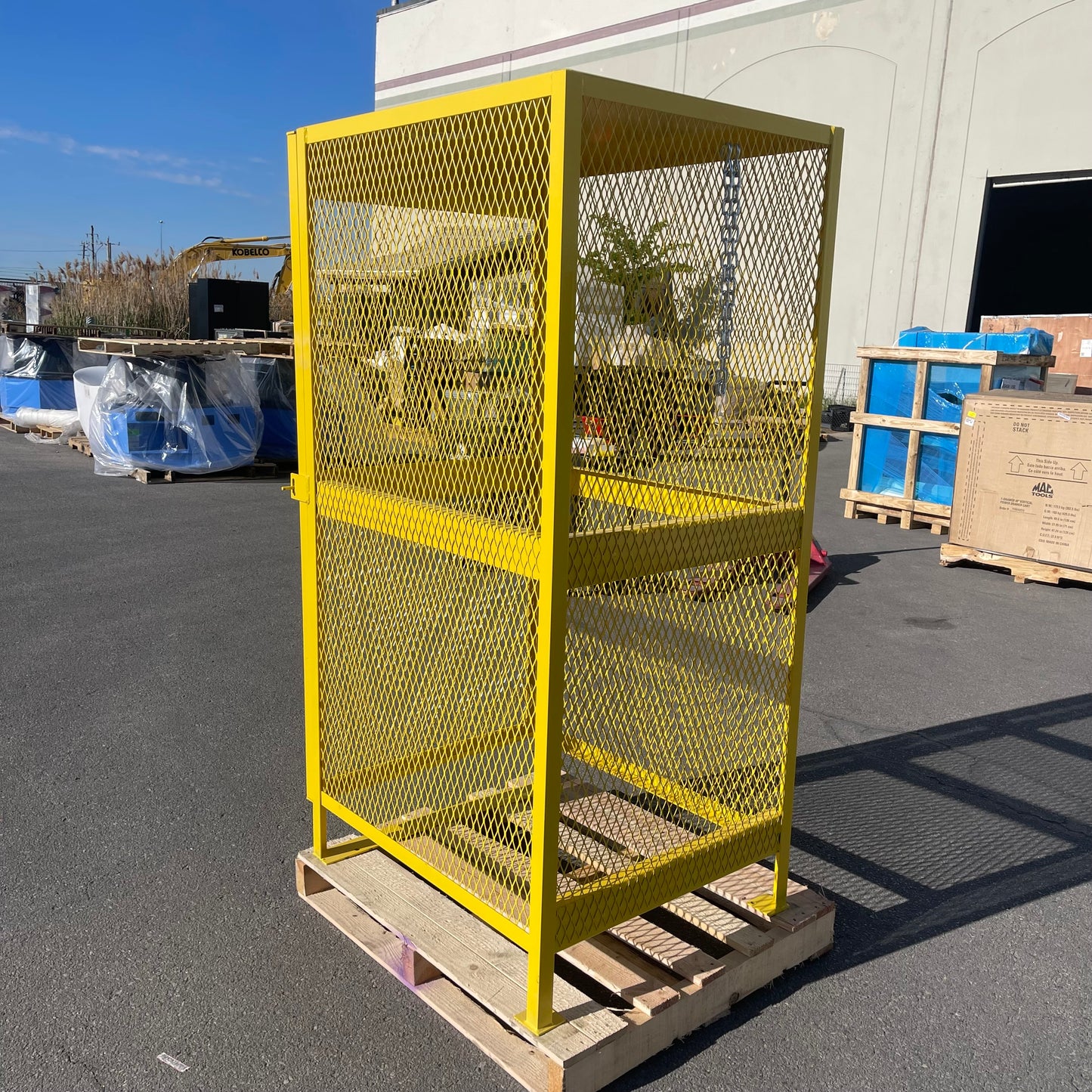 Z@ JAMCO Vertical Gas Cylinder Storage Cabinet 71”x39”x31” Yellow CV051YP