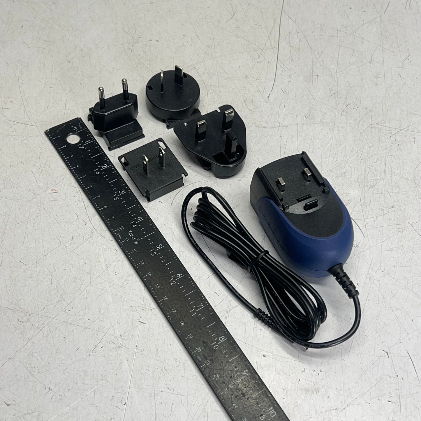 CINCON  Electronic Power Adaptor  5 Attachments 100-240V Input  Black TR15RAM050