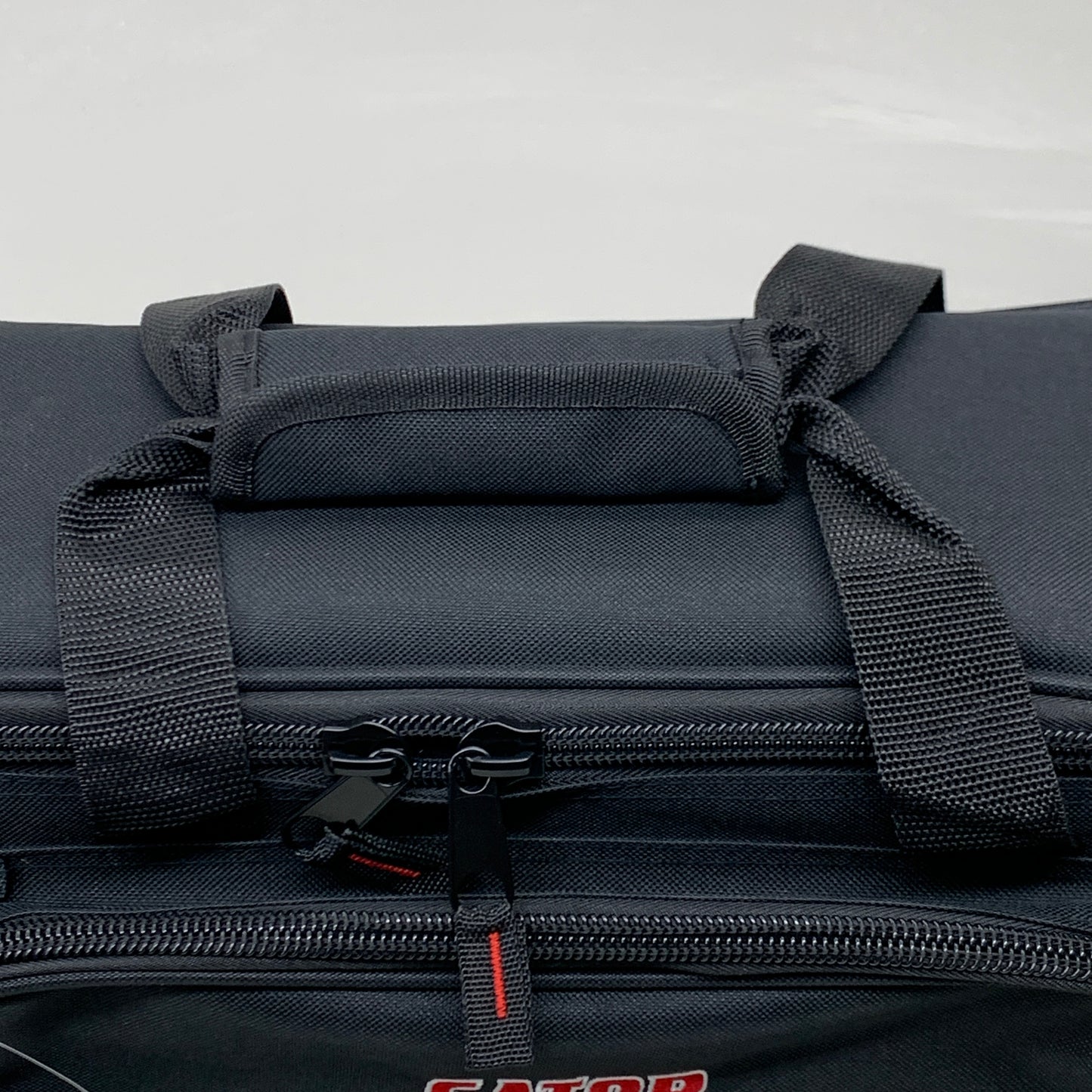 GATOR Padded Bag for Up to 12 Mics w/ Exterior Pockets for Cables GM-12B