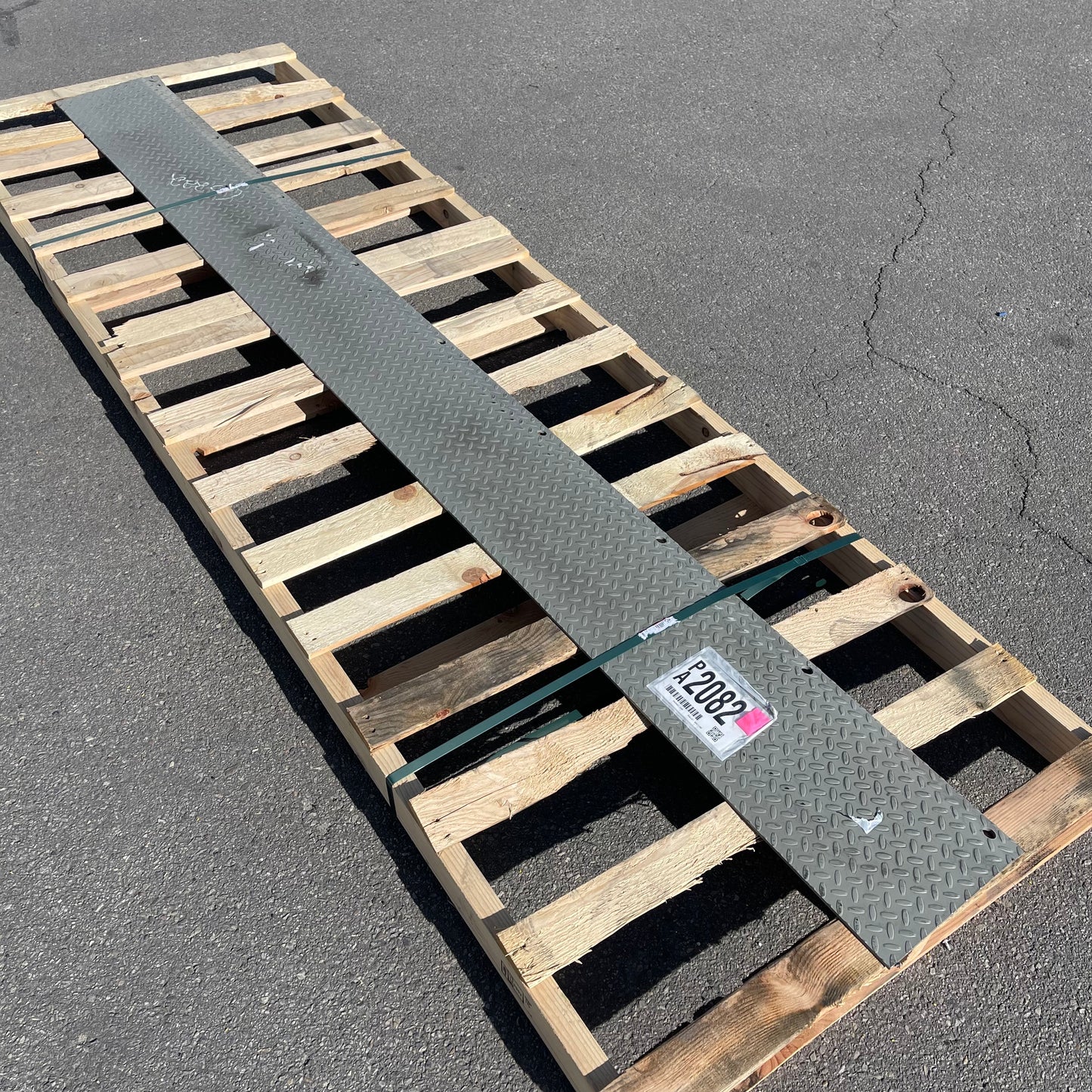 ZA@ Pallet of MIXED Diamond Tread Plate 120”x12” (AS-IS)