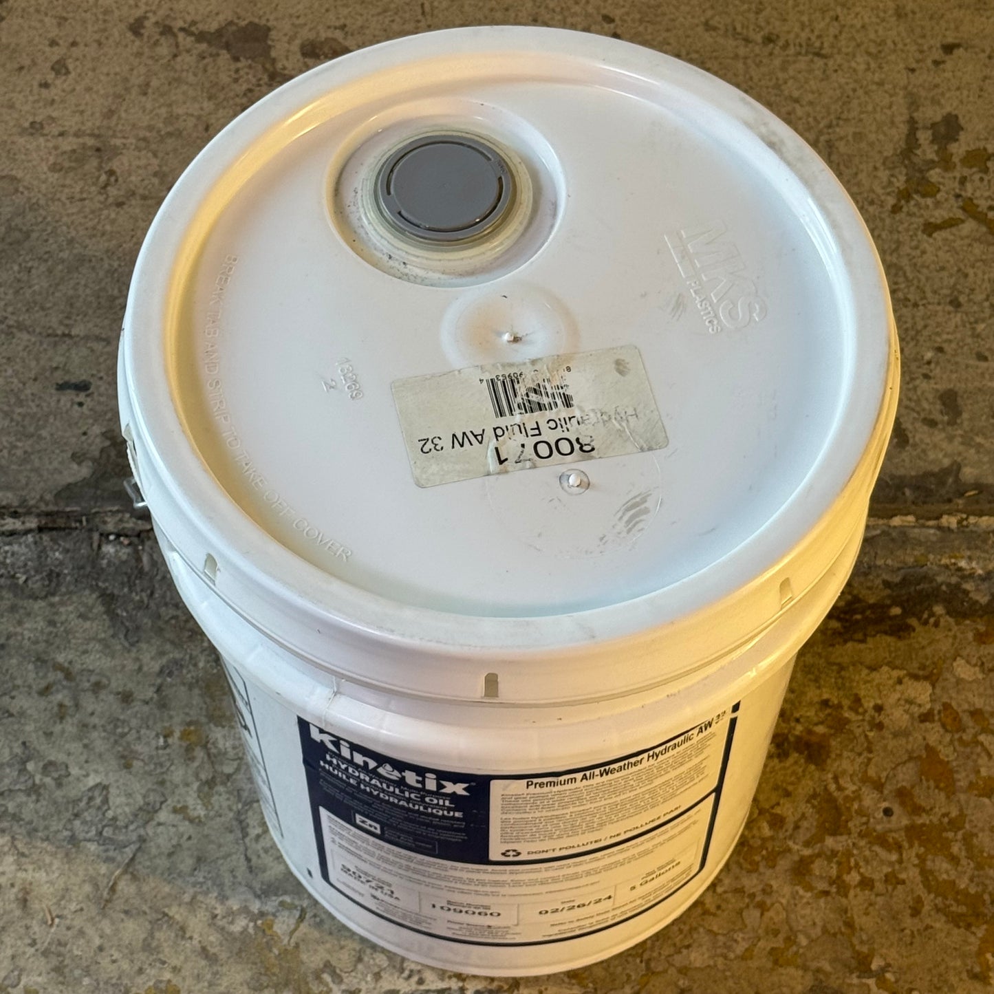 KINETIX Hydraulic Oil 5 Gallons White 90721