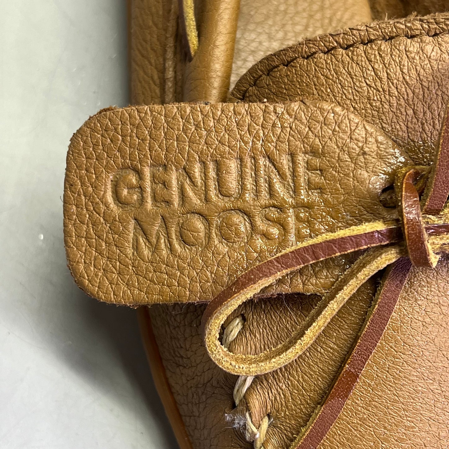 MINNETONKA Genuine Moosehide Classic Men's Sz 11 Natural / Brown (Pre-Owned )