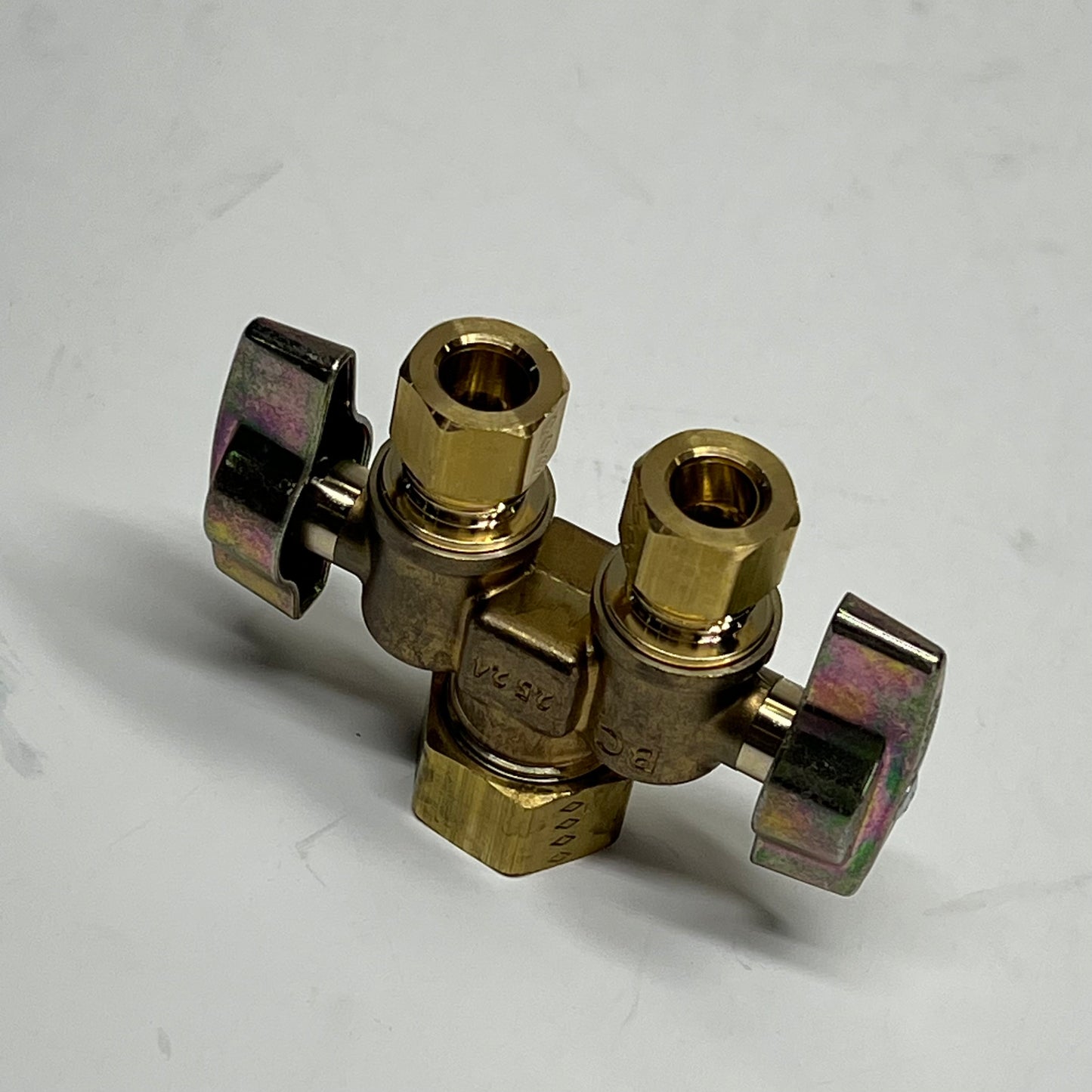 BRASSCRAFT Dual Shut-off Outlet Valve  1/2" NOM Comp Inlet Brass KTCR1901DVSXR