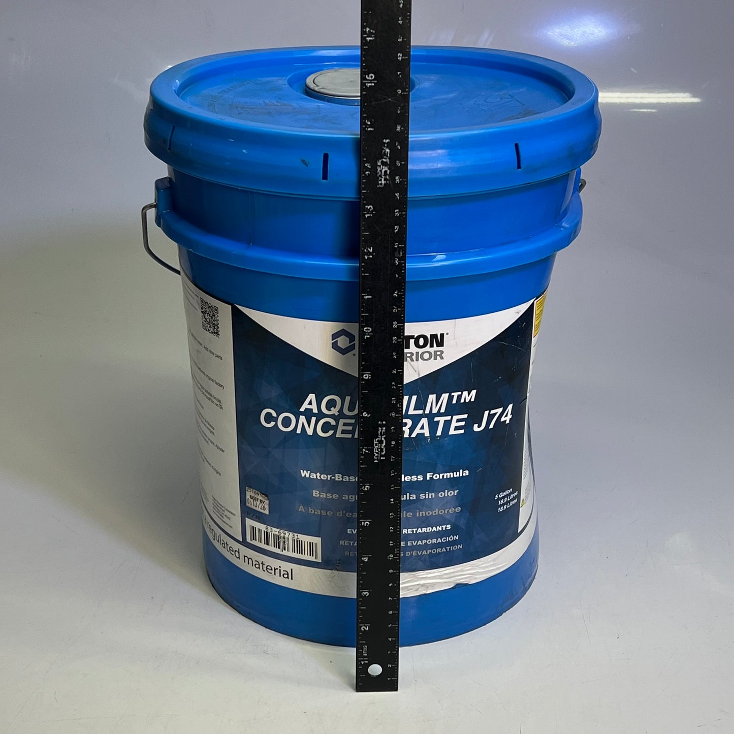 ZA@ DAYTON SUPERIOR  Aqua Film Concentrate J74 5 Gal Bucket 83-69731 BB 06/26 (As-is)