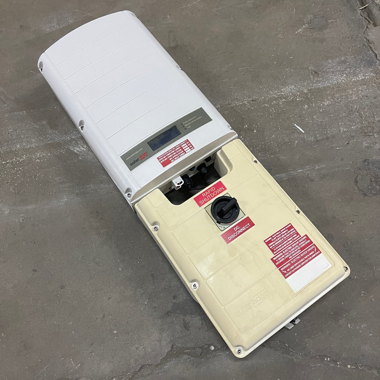 ZA@ SOLAREDGE Storedge Inverter Equipment SE3800A & BCU-1PH-USS (Pre-Owned, AS-IS)