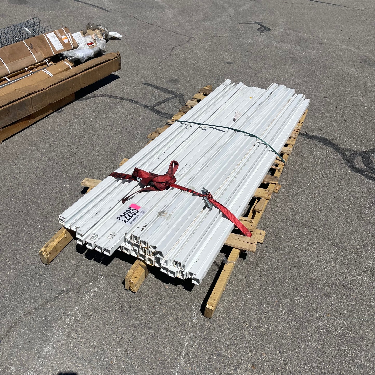 ZA@ Pallet of White Steel Channels 96”