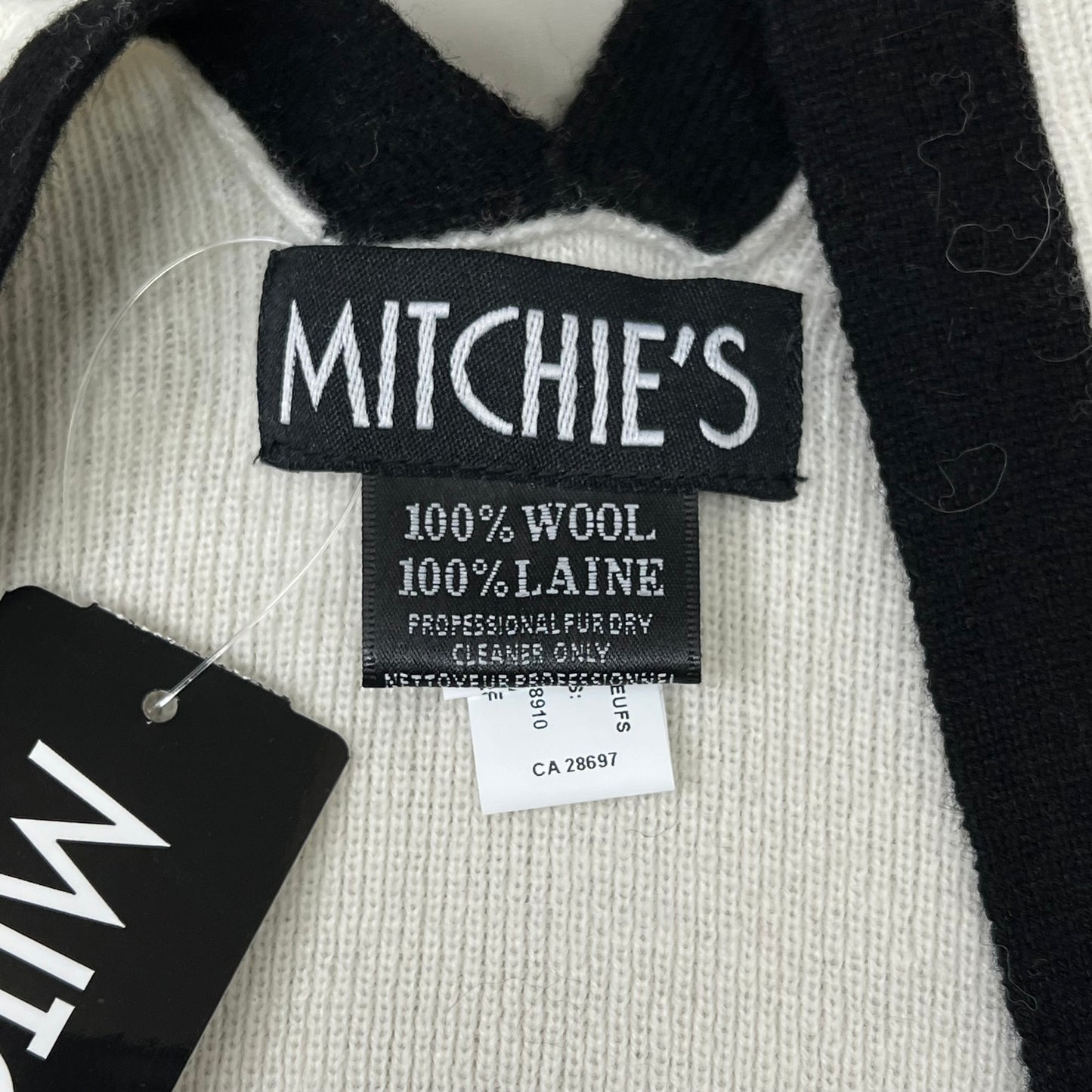 MITCHIES Knitted Wrap Pull Through Fox Black Pompoms Wmn SZ S Black/White WRIM28