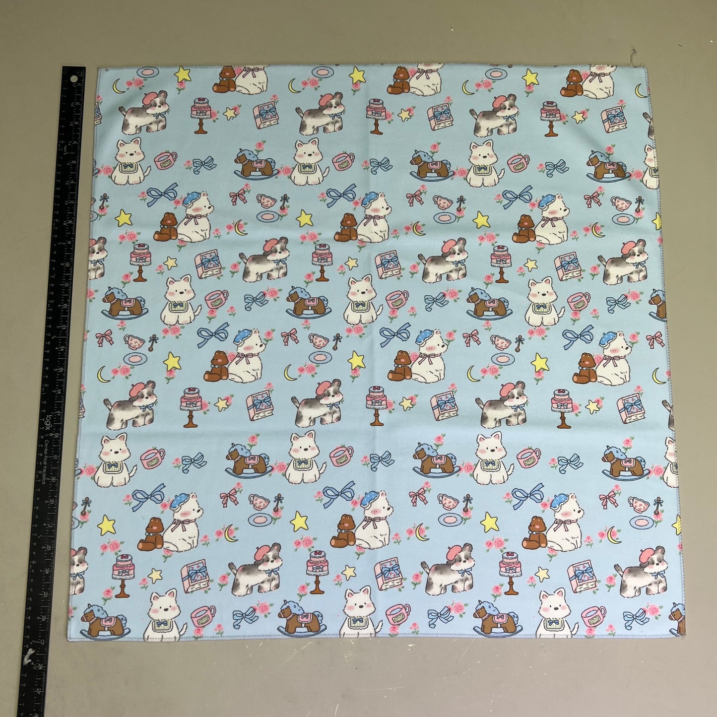 LOVLEY CAVES Self Adhesive Cat Wrap Grooming Blanket Puppys & Bows Pattern Blue